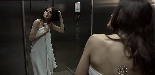  rich and elegant woman throw out naked of apartament and totally humiliated enf
